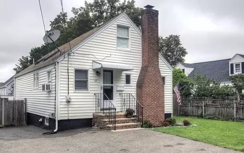 17 Cottage St, Peabody, MA 01960
