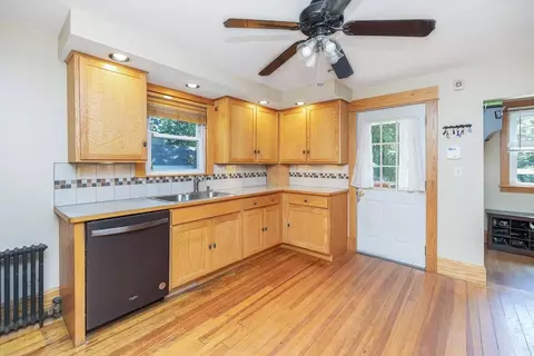 919 Wilbraham Rd, Springfield, MA 01109 photo 15