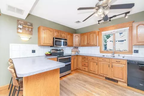 30 Nash St, Chicopee, MA 01013 photo 9