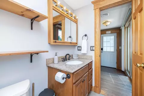 30 Nash St, Chicopee, MA 01013 photo 15