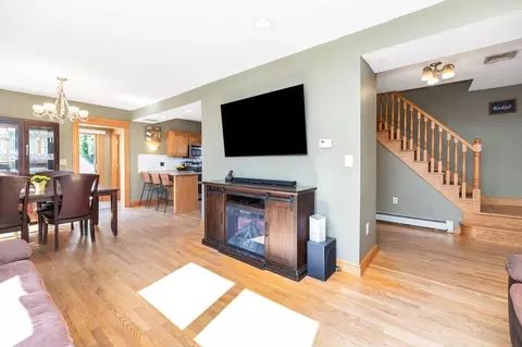 30 Nash St, Chicopee, MA 01013 photo 4