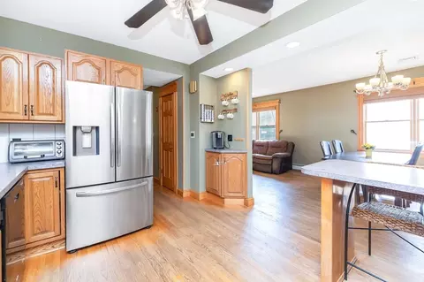 30 Nash St, Chicopee, MA 01013 photo 11