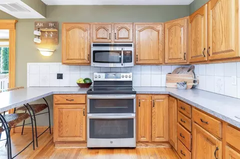 30 Nash St, Chicopee, MA 01013 photo 13