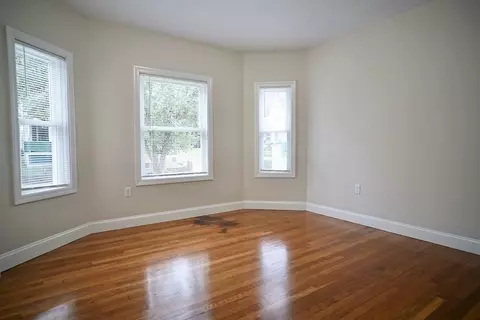35 Waverly Ave, Everett, MA 02149 photo 19