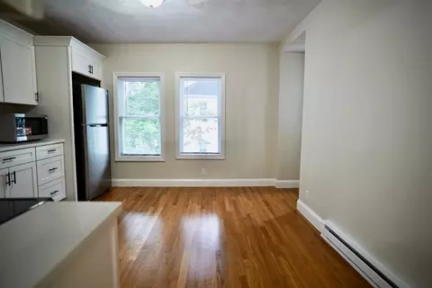 35 Waverly Ave, Everett, MA 02149 photo 9