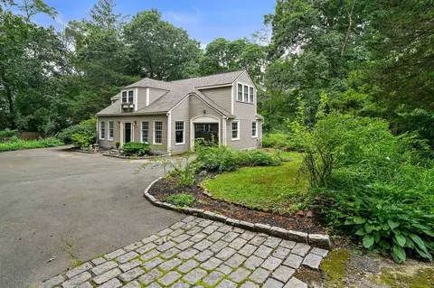 54 Smith Rd, Milton, MA 02186 photo 2