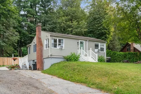 14 Benham St, Groveland, MA 01834