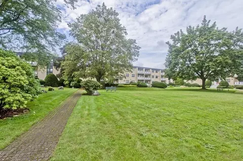 56 Bigelow Ave #18, Watertown, MA 02472