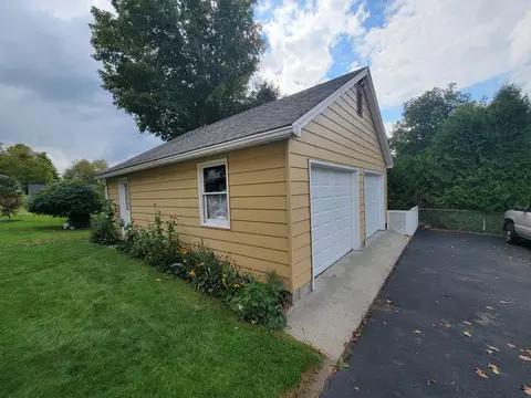 15 Sherwin St, Ware, MA 01082 photo 6
