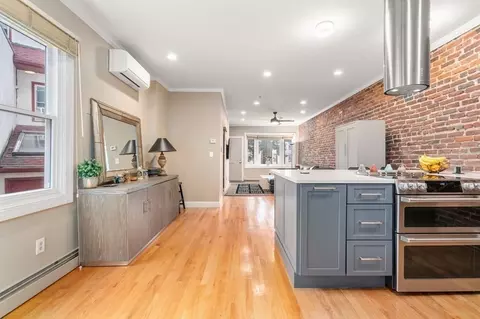 135 Sutherland Rd #A, Brighton, MA 02135