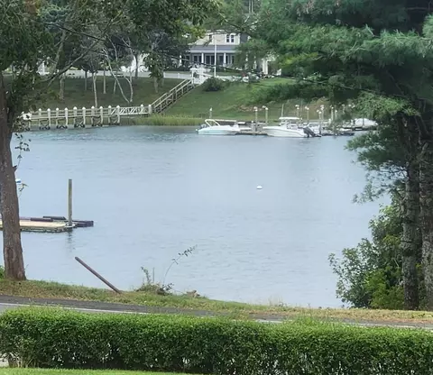 15 Onset Ave, Buzzards Bay, MA 02532 photo 2