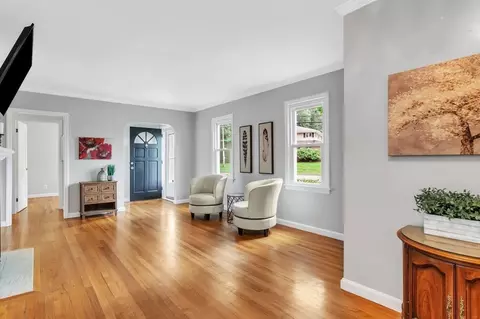 111 Maple St, East Longmeadow, MA 01028