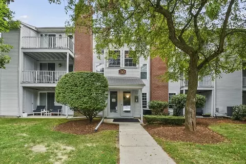 30 Walden Dr #10, Natick, MA 01760