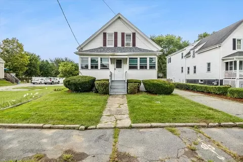 12 Liberty St, Taunton, MA 02718