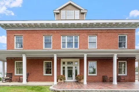 152 Water St #1, Danvers, MA 01923