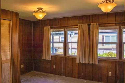 28 Lamplighter Ln, Springfield, MA 01119 photo 12