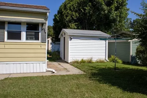 28 Lamplighter Ln, Springfield, MA 01119 photo 25