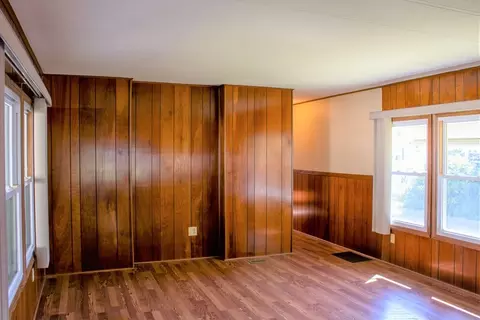 28 Lamplighter Ln, Springfield, MA 01119 photo 6