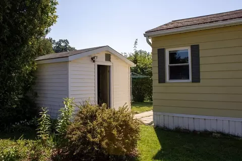28 Lamplighter Ln, Springfield, MA 01119 photo 27