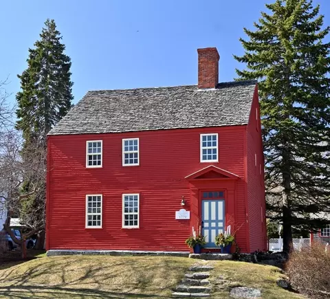 323 Merrimac St, Newburyport, MA 01950