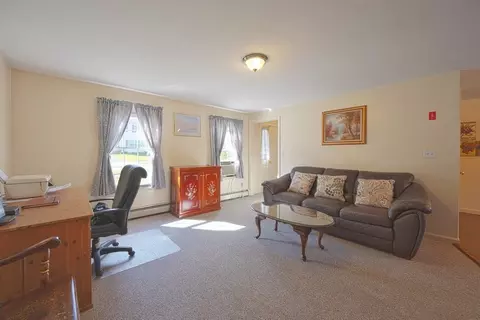 85 4th, Worcester, MA 01602 photo 5