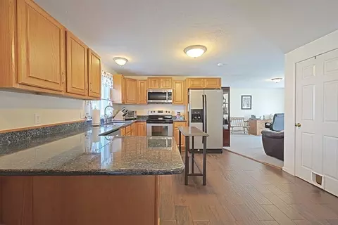 85 4th, Worcester, MA 01602 photo 7
