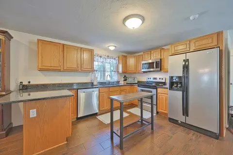 85 4th, Worcester, MA 01602 photo 8