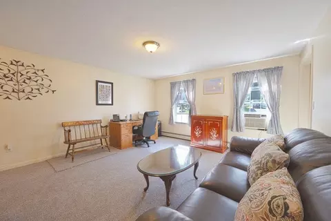 85 4th, Worcester, MA 01602 photo 4