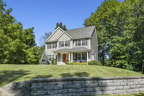 14 Avalon Dr, Attleboro, MA 02703 photo 4