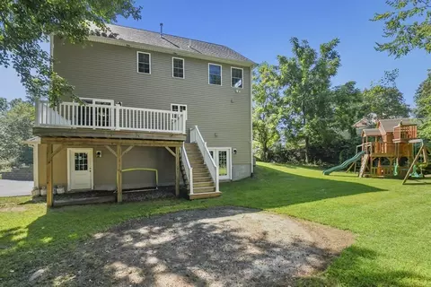 14 Avalon Dr, Attleboro, MA 02703 photo 5