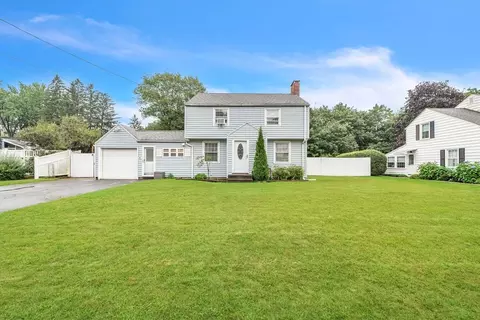 39 Fenway Dr, Springfield, MA 01119