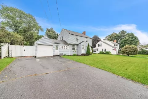 39 Fenway Dr, Springfield, MA 01119 photo 3