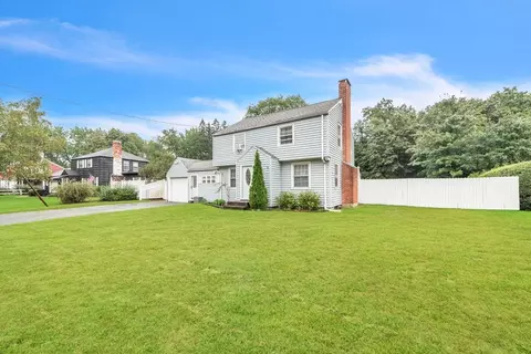 39 Fenway Dr, Springfield, MA 01119 photo 2