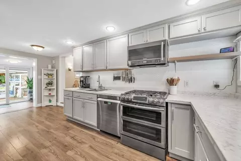 39 Fenway Dr, Springfield, MA 01119 photo 5