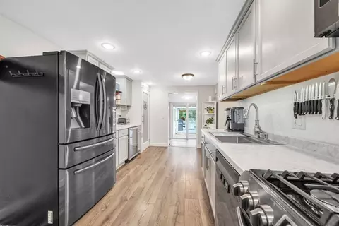 39 Fenway Dr, Springfield, MA 01119 photo 6
