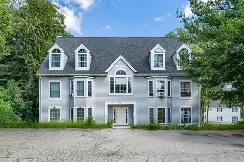 18 Windsor St, Worcester, MA 01605