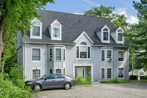 18 Windsor St, Worcester, MA 01605 photo 2