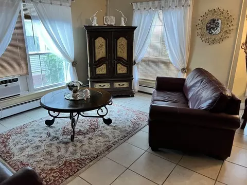 18 Windsor St, Worcester, MA 01605 photo 24