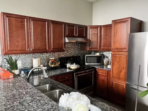 18 Windsor St, Worcester, MA 01605 photo 8