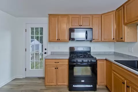 11 Anthony St, Springfield, MA 01104 photo 11