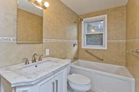 11 Anthony St, Springfield, MA 01104 photo 8