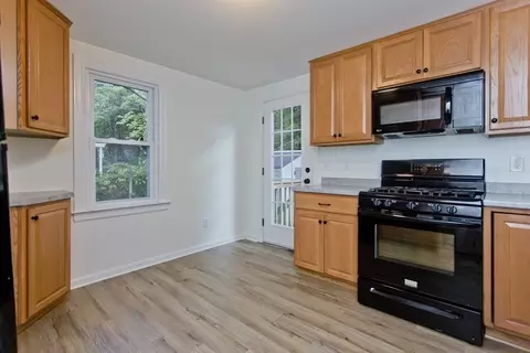 11 Anthony St, Springfield, MA 01104 photo 10