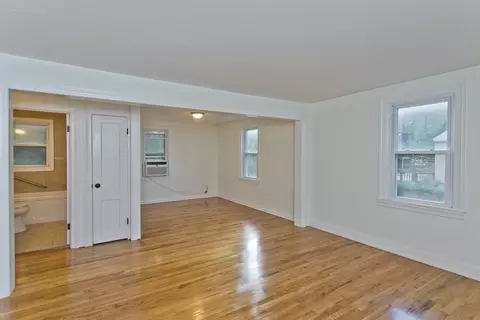 11 Anthony St, Springfield, MA 01104 photo 6