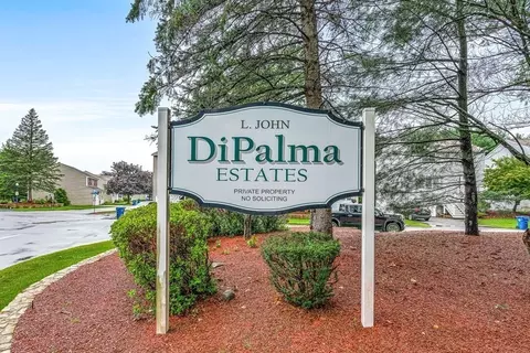75 Juniper Ln #75, Tewksbury, MA 01876