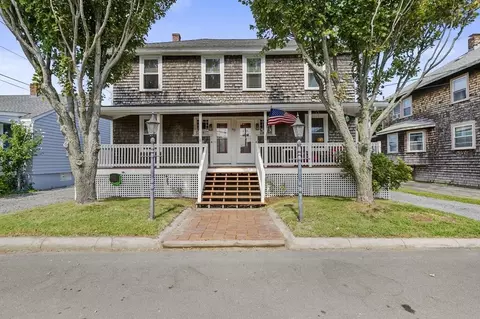 49 A St, Hull, MA 02045