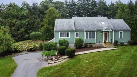 17 Lafayette Dr, Marlborough, MA 01752