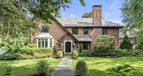 52 Hammondswood Rd, Chestnut Hill, MA 02467