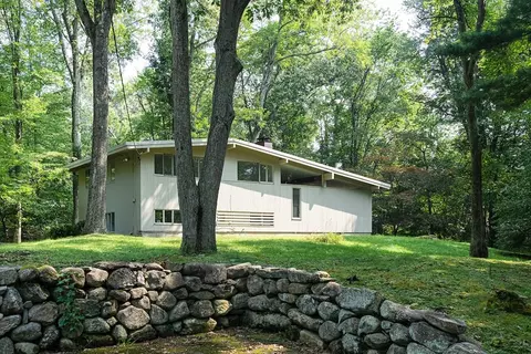 5 Fessenden Way, Lexington, MA 02420