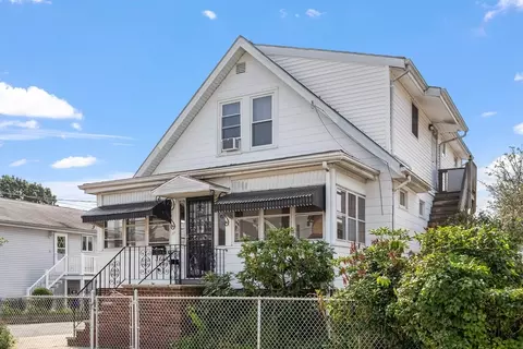 17 Marlboro St, Malden, MA 02148