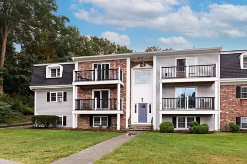 5 Chapel Hill Dr #5, Plymouth, MA 02360